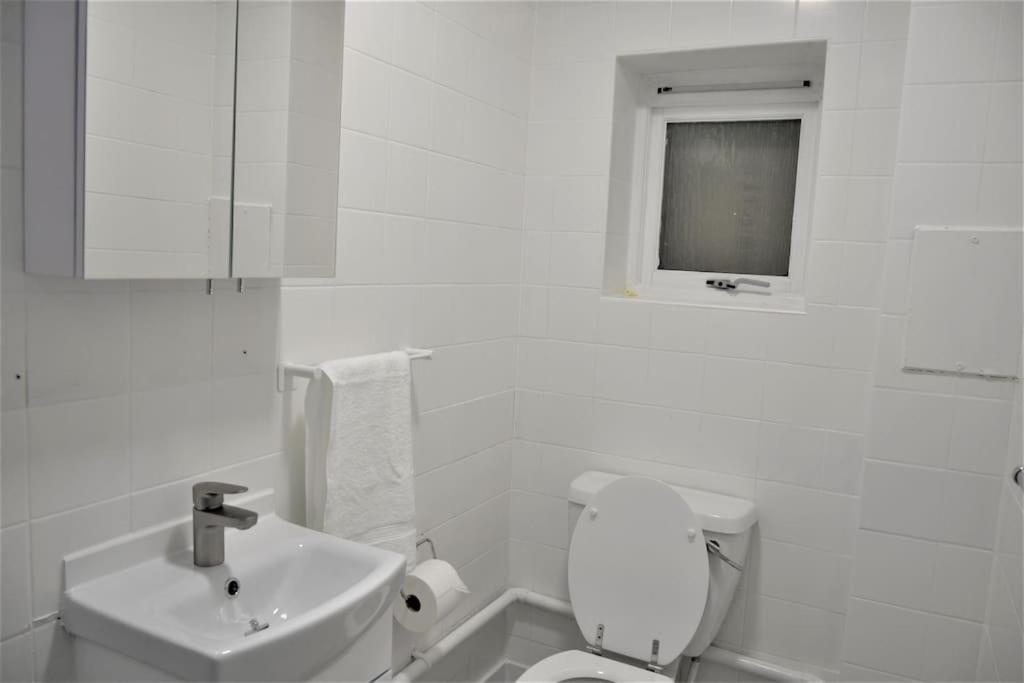 London 4 Bedroom House Exteriör bild
