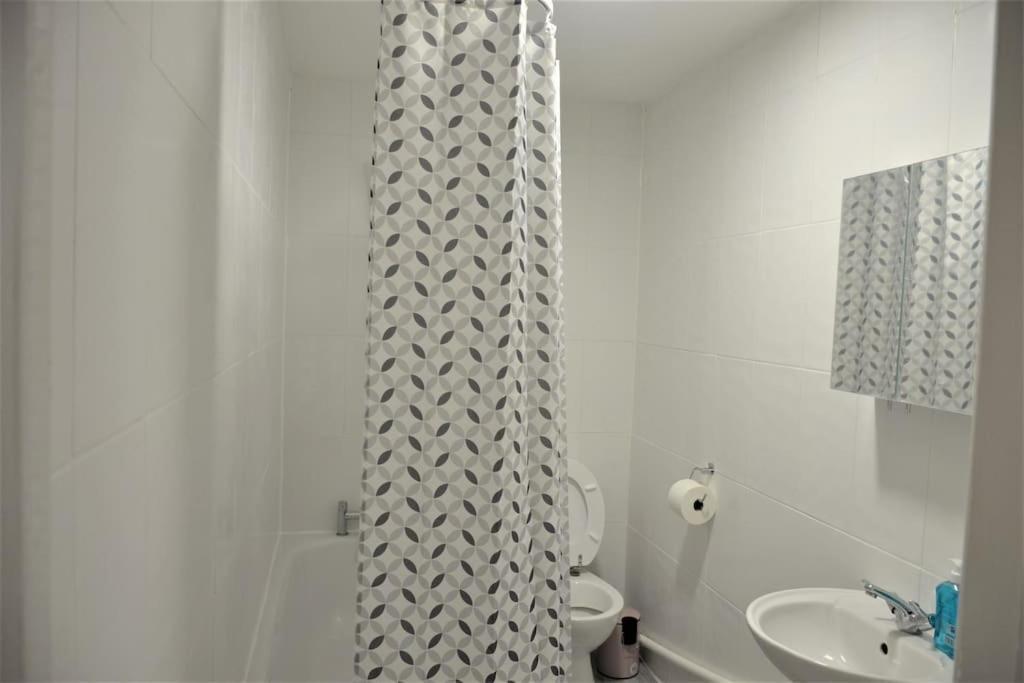 London 4 Bedroom House Exteriör bild