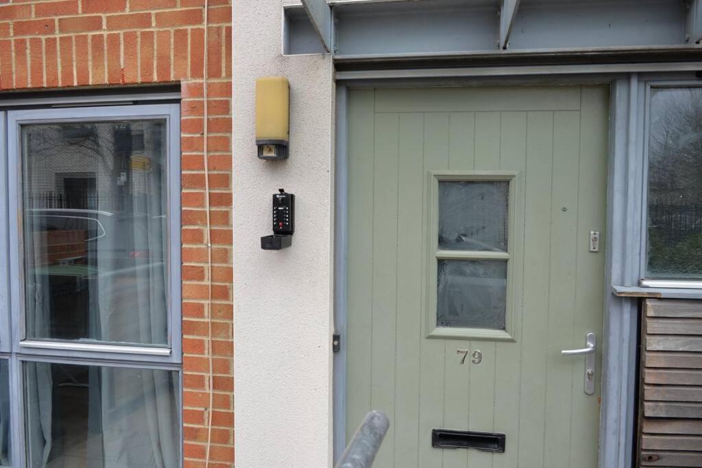 London 4 Bedroom House Exteriör bild