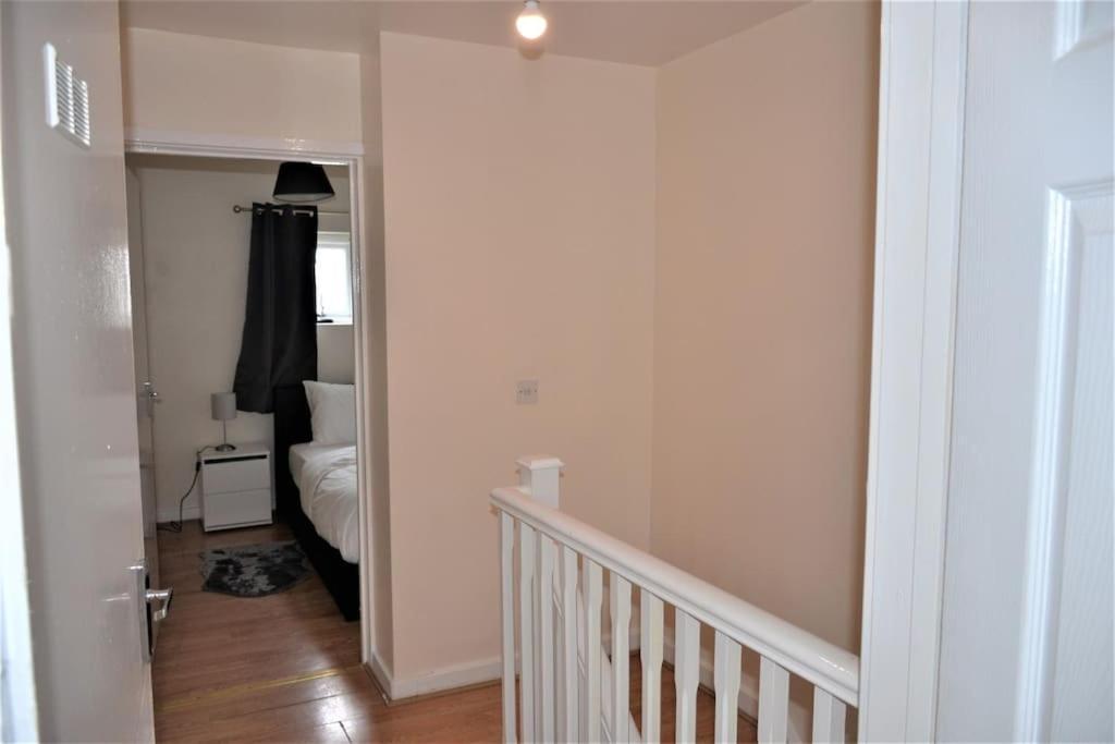London 4 Bedroom House Exteriör bild