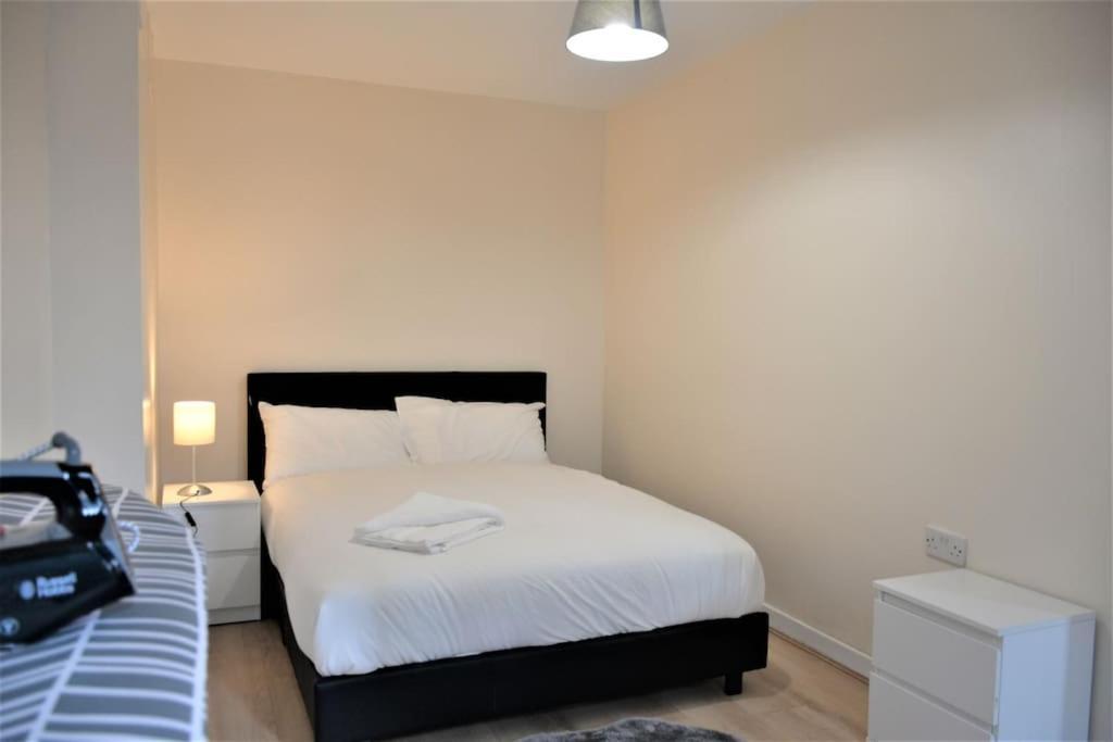 London 4 Bedroom House Exteriör bild