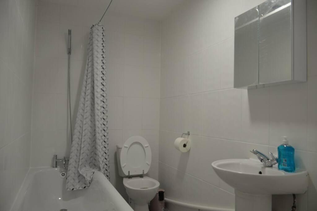 London 4 Bedroom House Exteriör bild